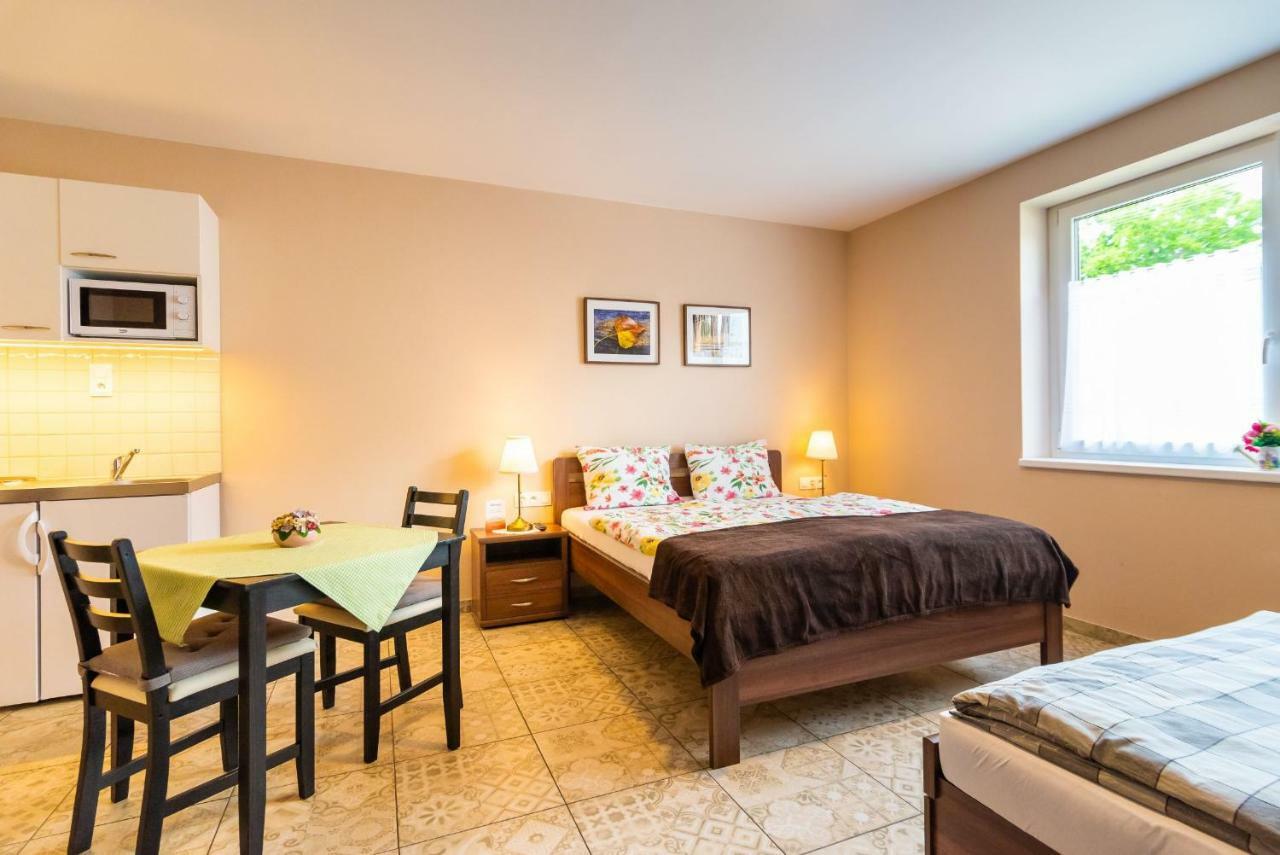 Villa Ephelia Dunajská Streda Εξωτερικό φωτογραφία