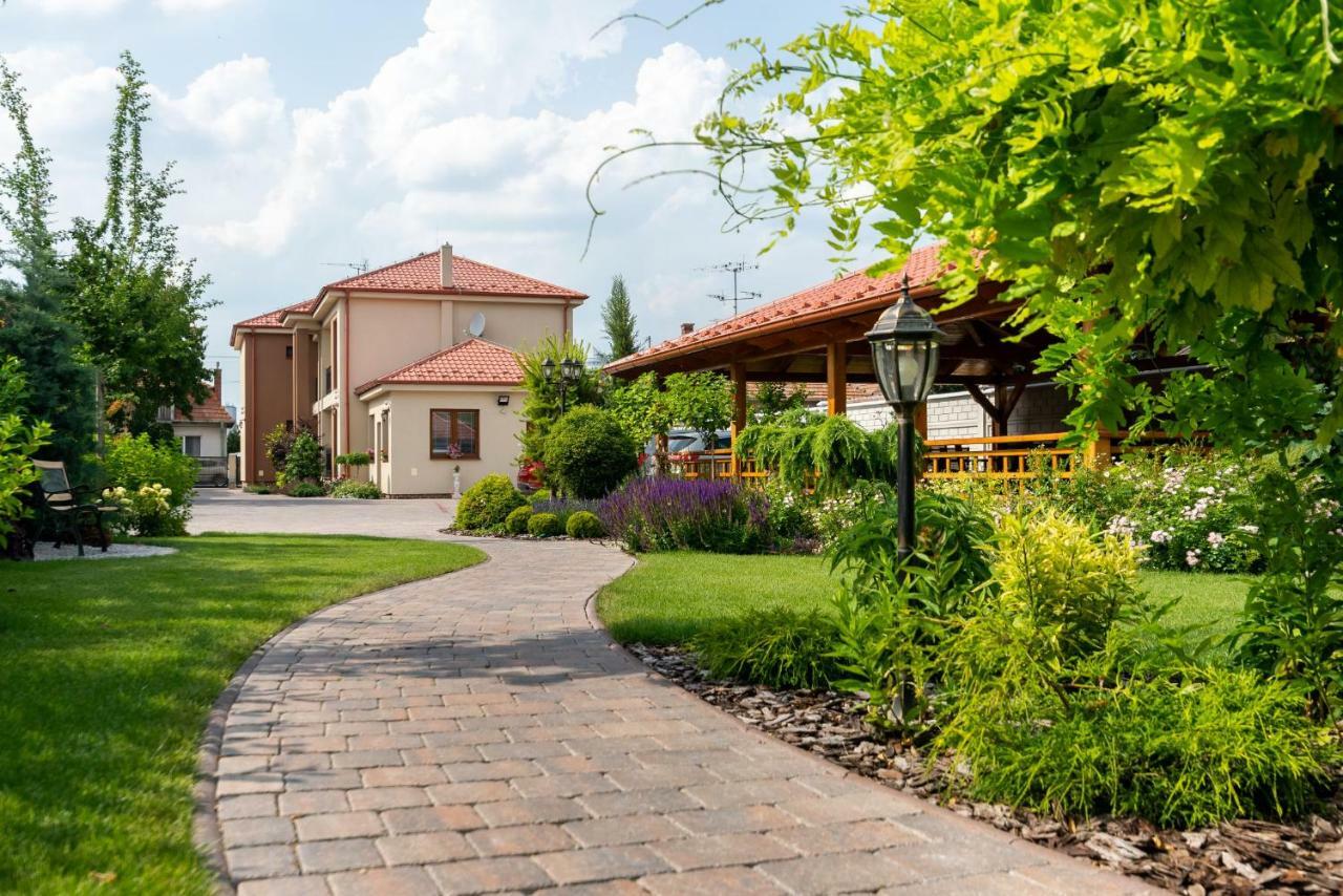Villa Ephelia Dunajská Streda Εξωτερικό φωτογραφία