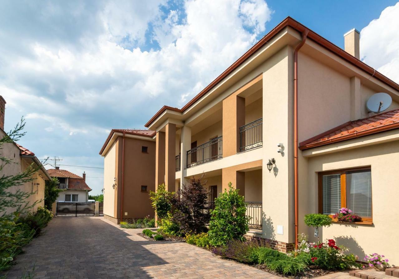 Villa Ephelia Dunajská Streda Εξωτερικό φωτογραφία